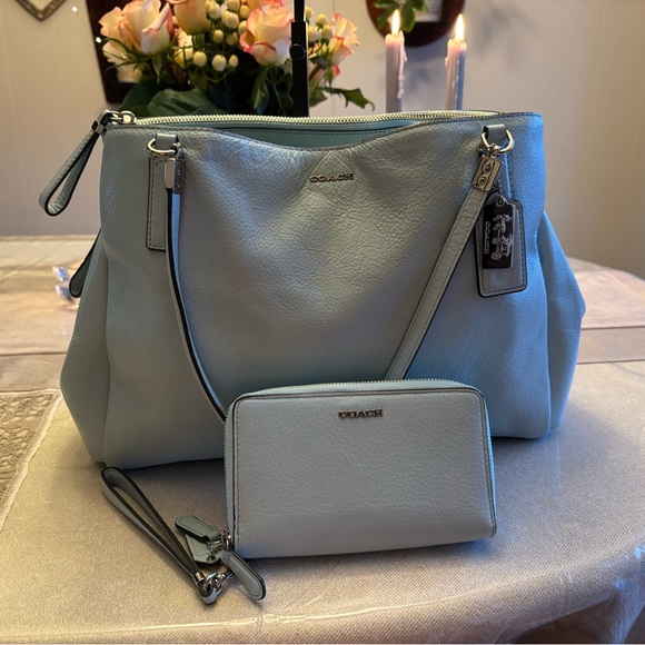 Beautiful coach kitt handbag with matching wallet - Picture 8 of 14